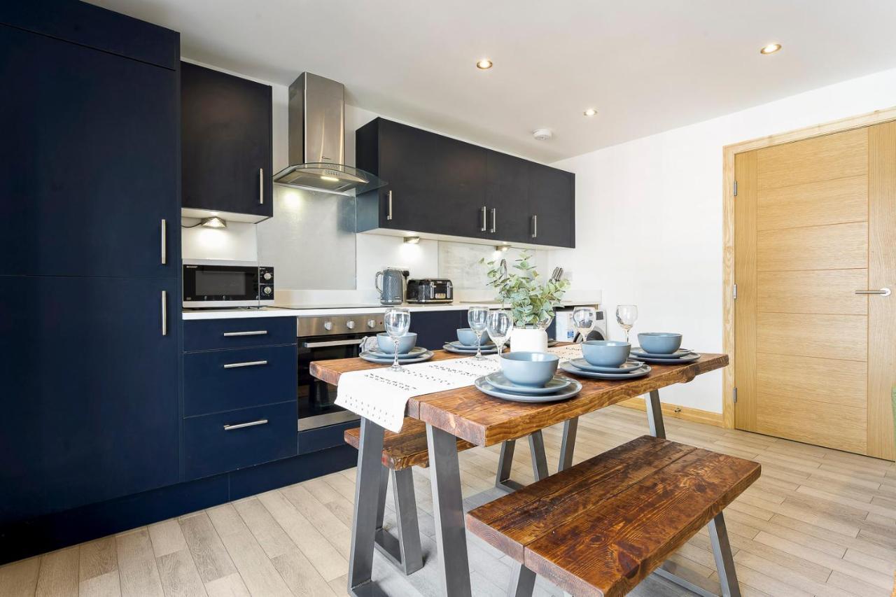 Spacious, Newly Renovated, Three Bedroom Town Centre Duplex Apartment With Free Parking, Sleeps Seven - Walking Distance To Beach Bournemouth Exterior foto