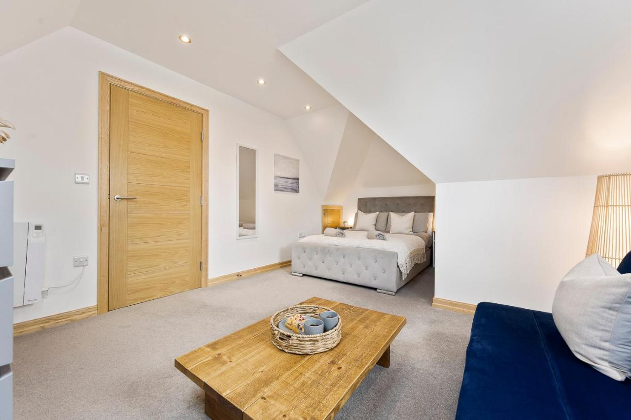 Spacious, Newly Renovated, Three Bedroom Town Centre Duplex Apartment With Free Parking, Sleeps Seven - Walking Distance To Beach Bournemouth Exterior foto